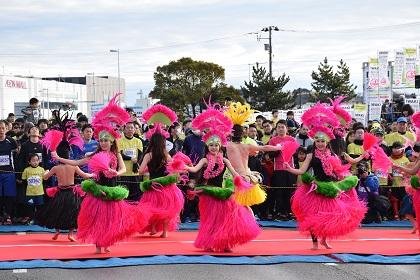 Iwaki Sunshine Marathon 2023 (18th edition) (フラの街 いわきを翔ける 風になれ！第18回いわきサンシャインマラソン) Logo