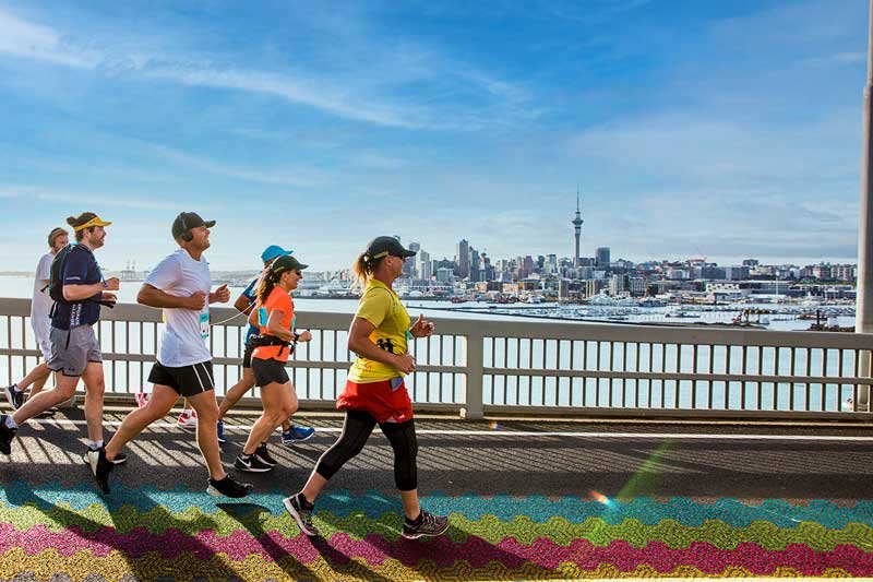 Barfoot & Thompson Auckland Marathon presented by ASICS Logo