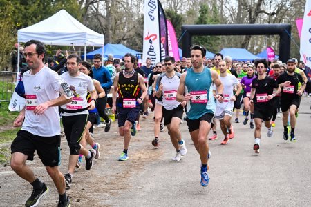 Courir pour Toit - Les Foulées Indignées Logo