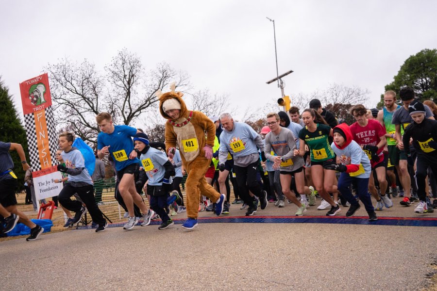 Double Oak Turkey Trot 5K and One Mile Fun Run Logo