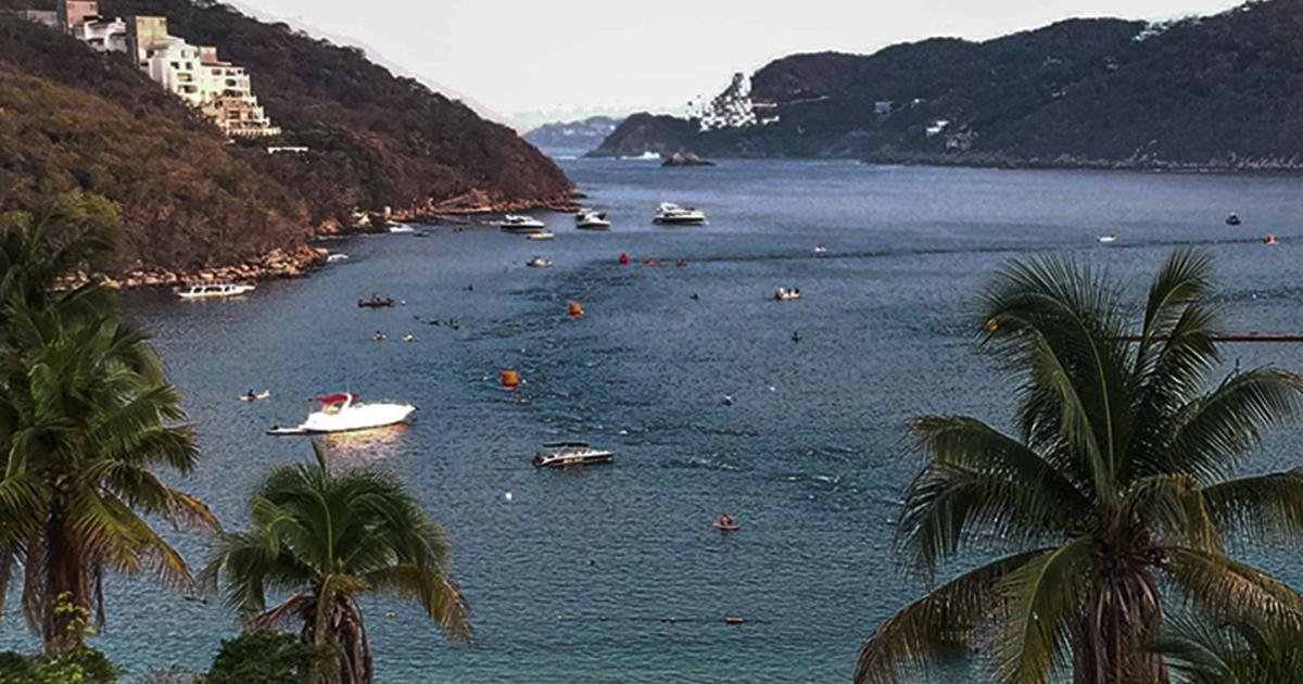 IRONMAN 70.3 Acapulco Logo