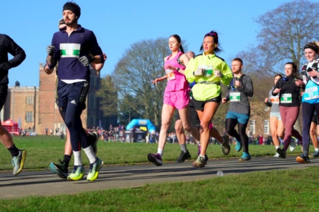 Leeds 5k, 10k and Half Marathon Winter Warmer Run Logo