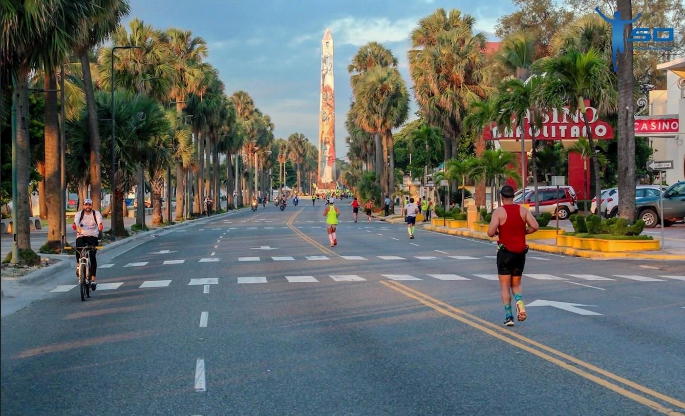 Maratón de Santo Domingo Logo