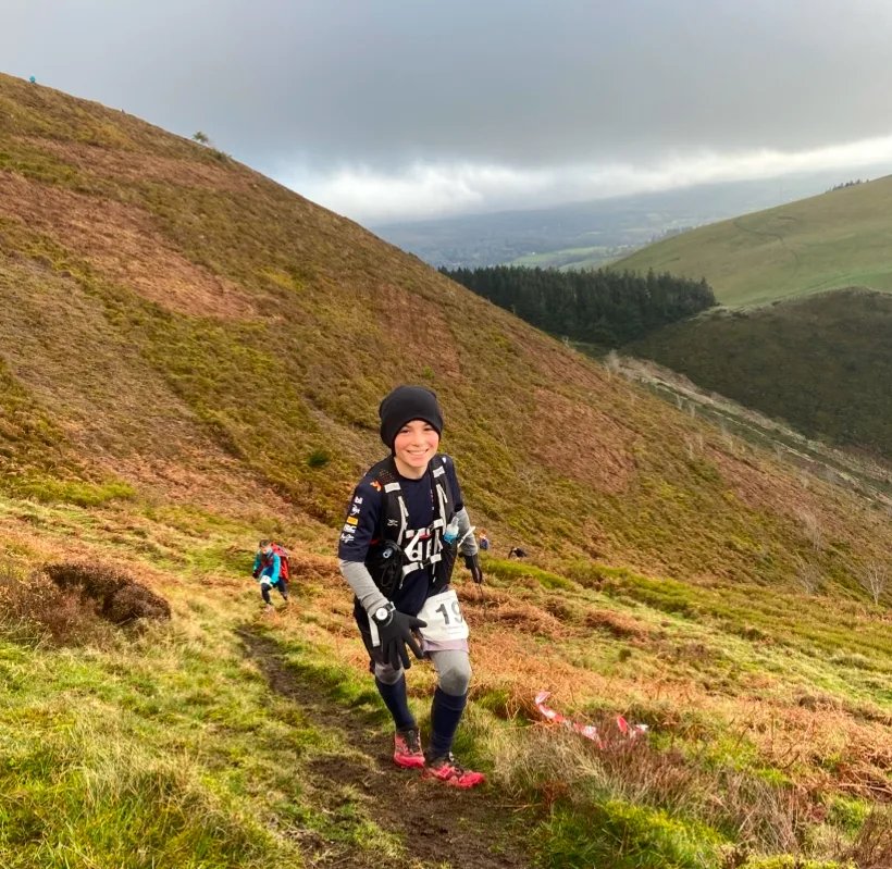 Moel Famau Festive 'Piece of String' Race Logo