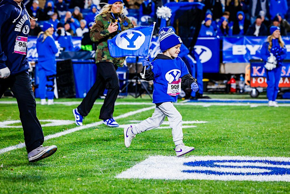 Pregame Kids Field Run (Notre Dame)
