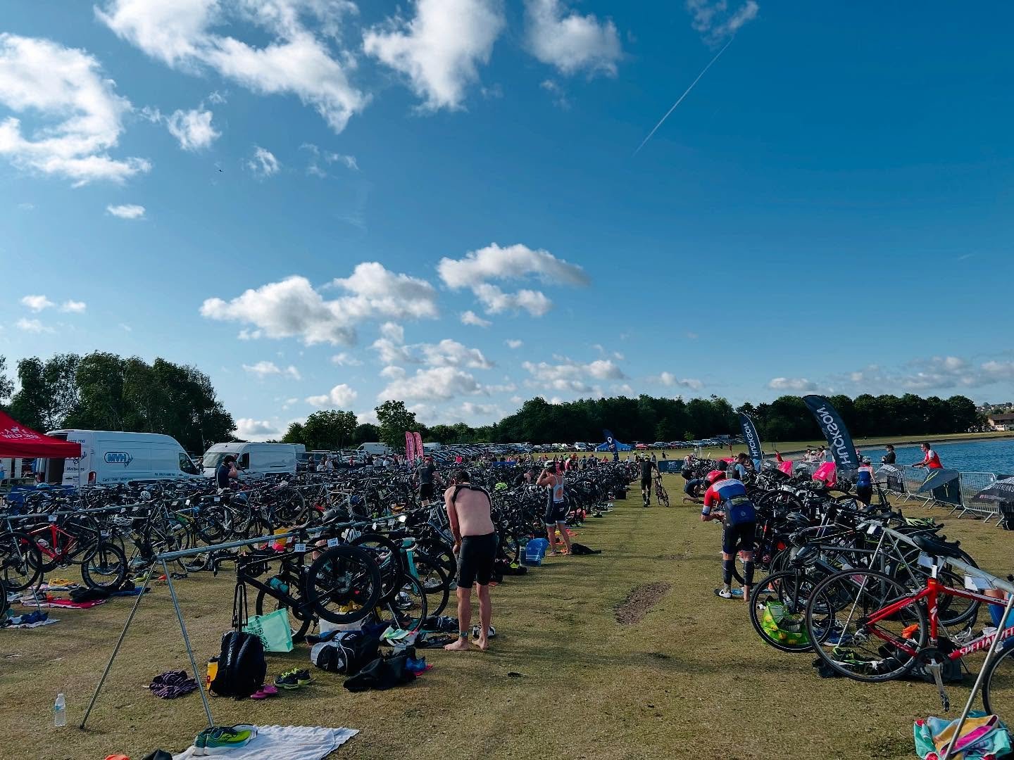 SHEFFIELD TRIATHLONS & DUATHLONS Logo