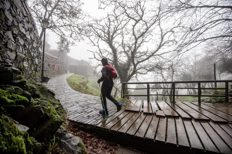 Terra de Gigantes - Portugal East to West Logo