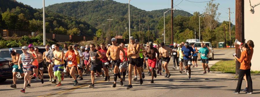The Hellbender 10k Logo