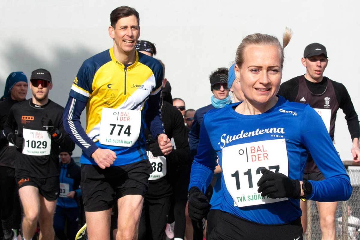 Två sjöar runt Logo