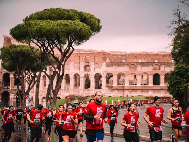 We Run Rome Logo