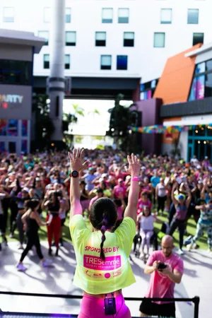 Women RUN Wynwood takes Puerto Rico Logo